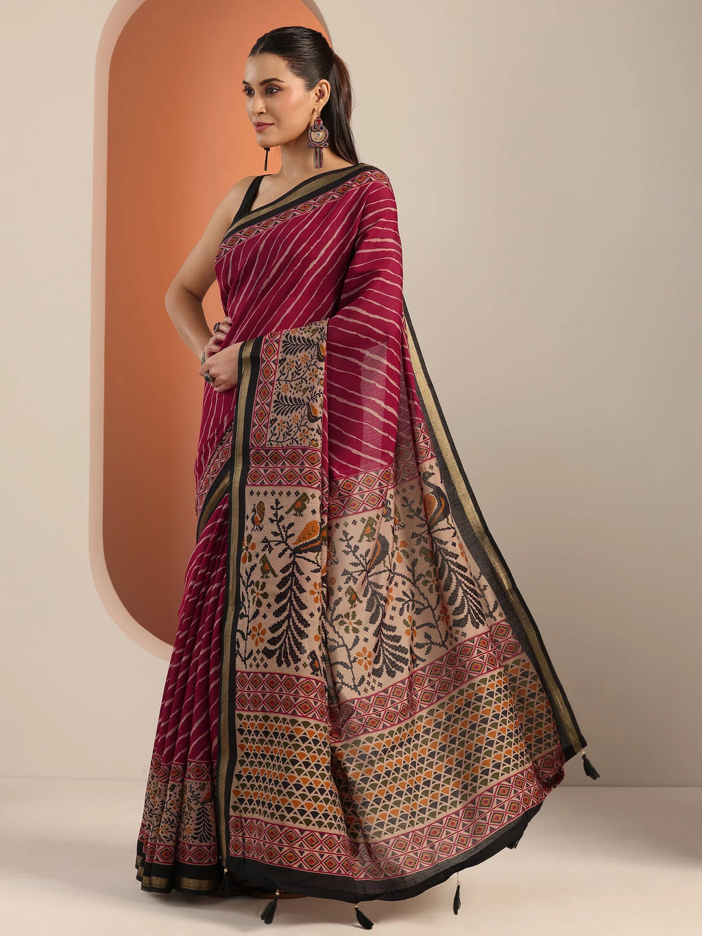 Maroon Printed Cotton Blend Saree With Unstitched Blouse Piece