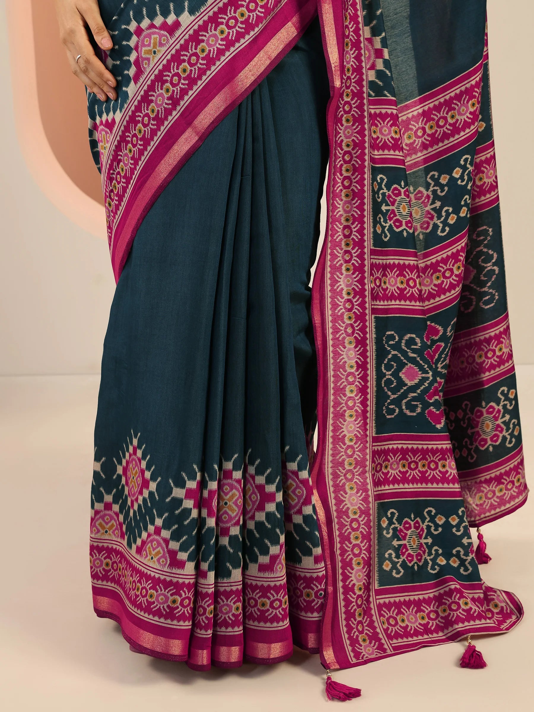 Teal Solid Cotton Saree With Unstitched Blouse Piece