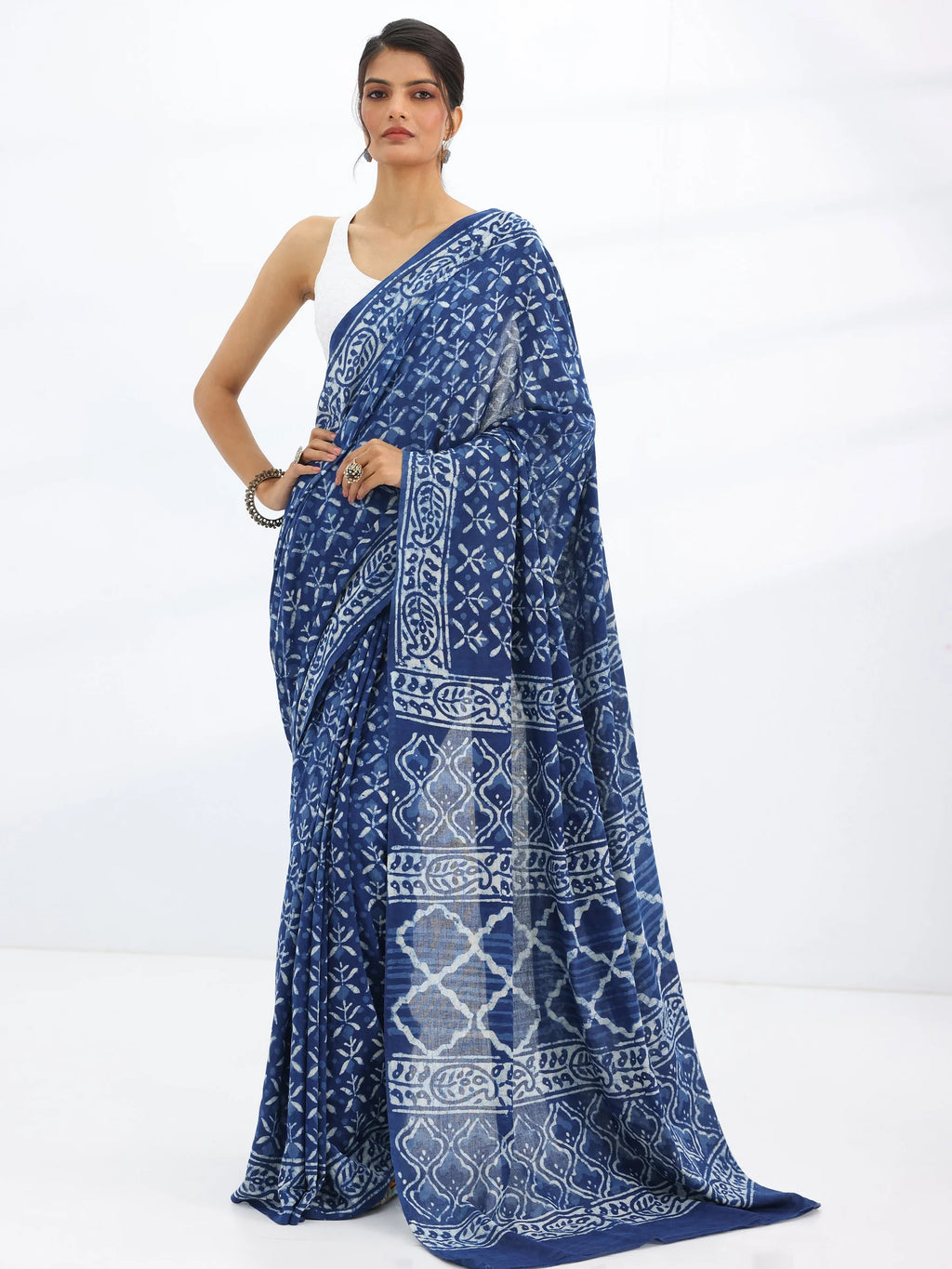 Blue Printed Cotton Saree With Unstitched Blouse Piece