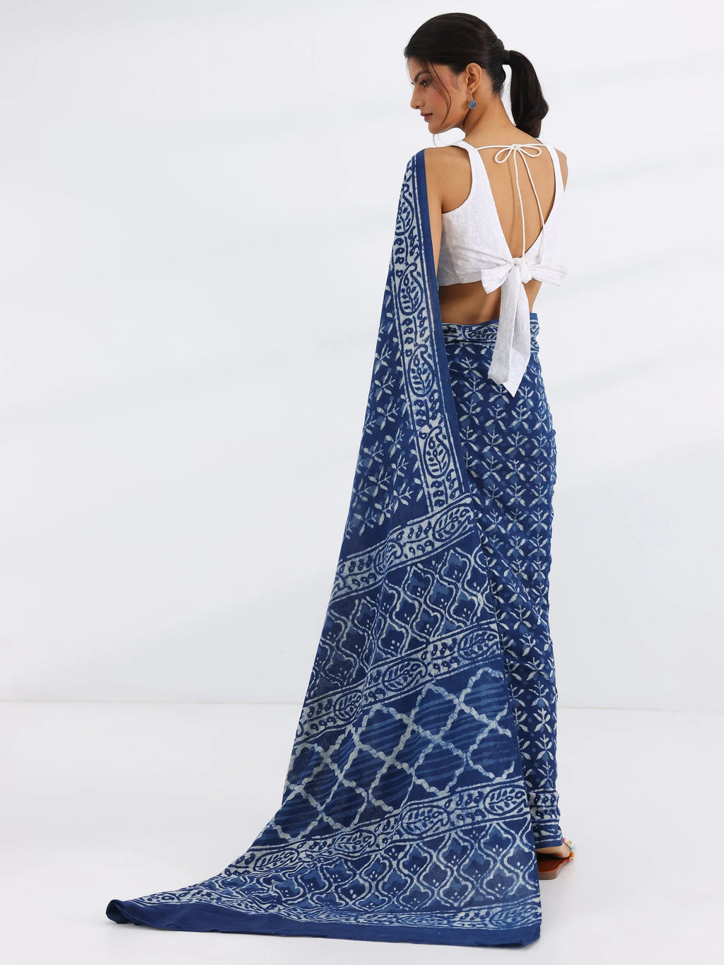 Blue Printed Cotton Saree With Unstitched Blouse Piece